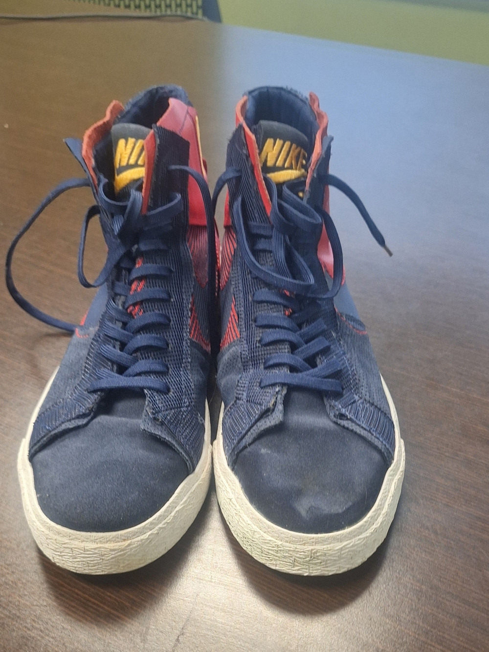 Nike Men’s Navy & Red High-Top Casual Sneakers